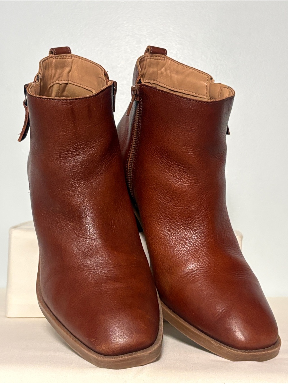 Crown Vintage Adrella Cognac Brown Leather Ankle Boots. Dual Side Zips. Size-9.5